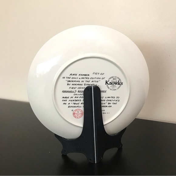 Dreaming in the Attic Plate | Norman Rockwell’s Rediscovered Women Collection - Picture 6 of 10